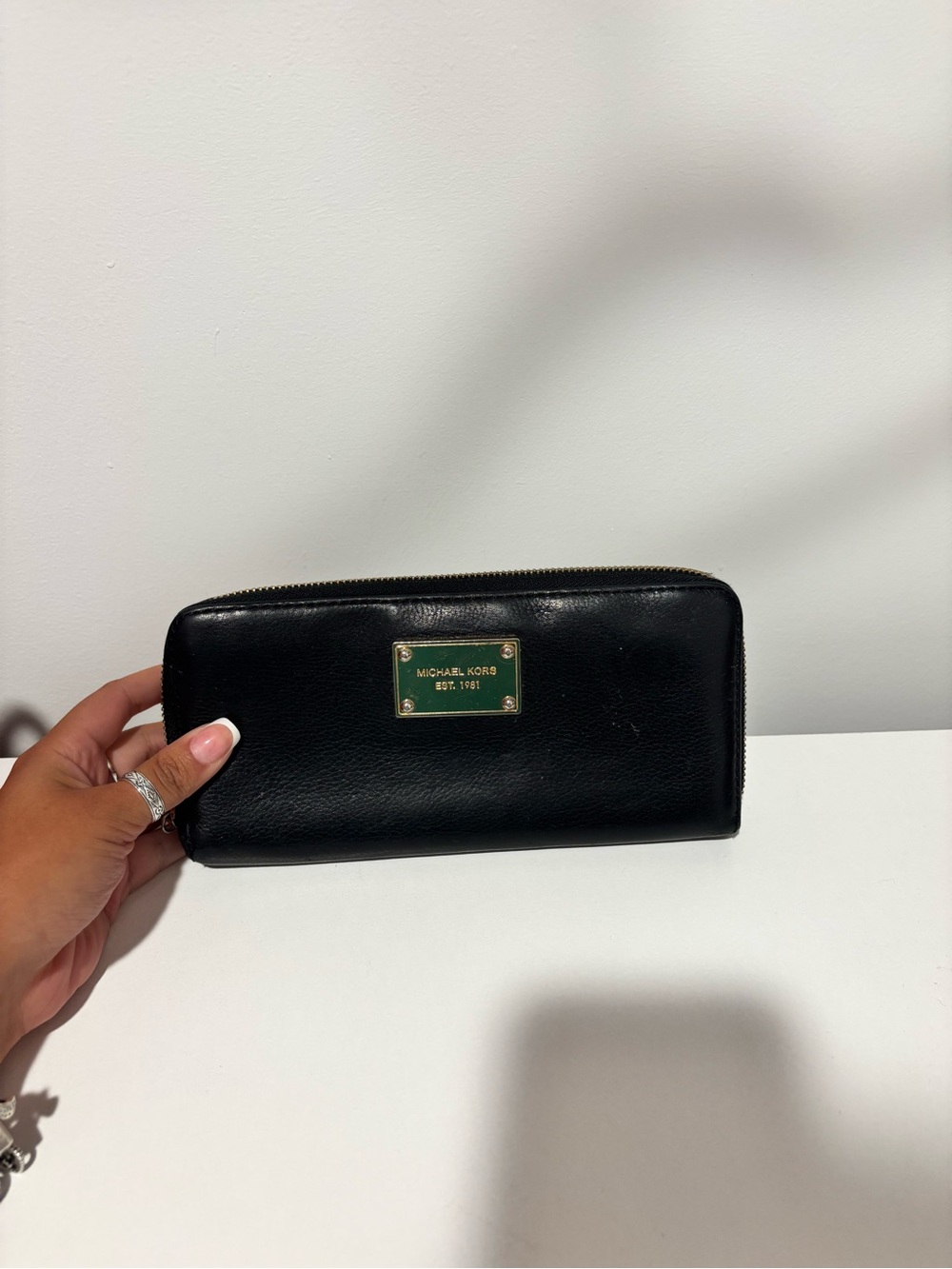 💕Michael Kors Black Leather Zip-Around Wallet with Gold Plaque💕